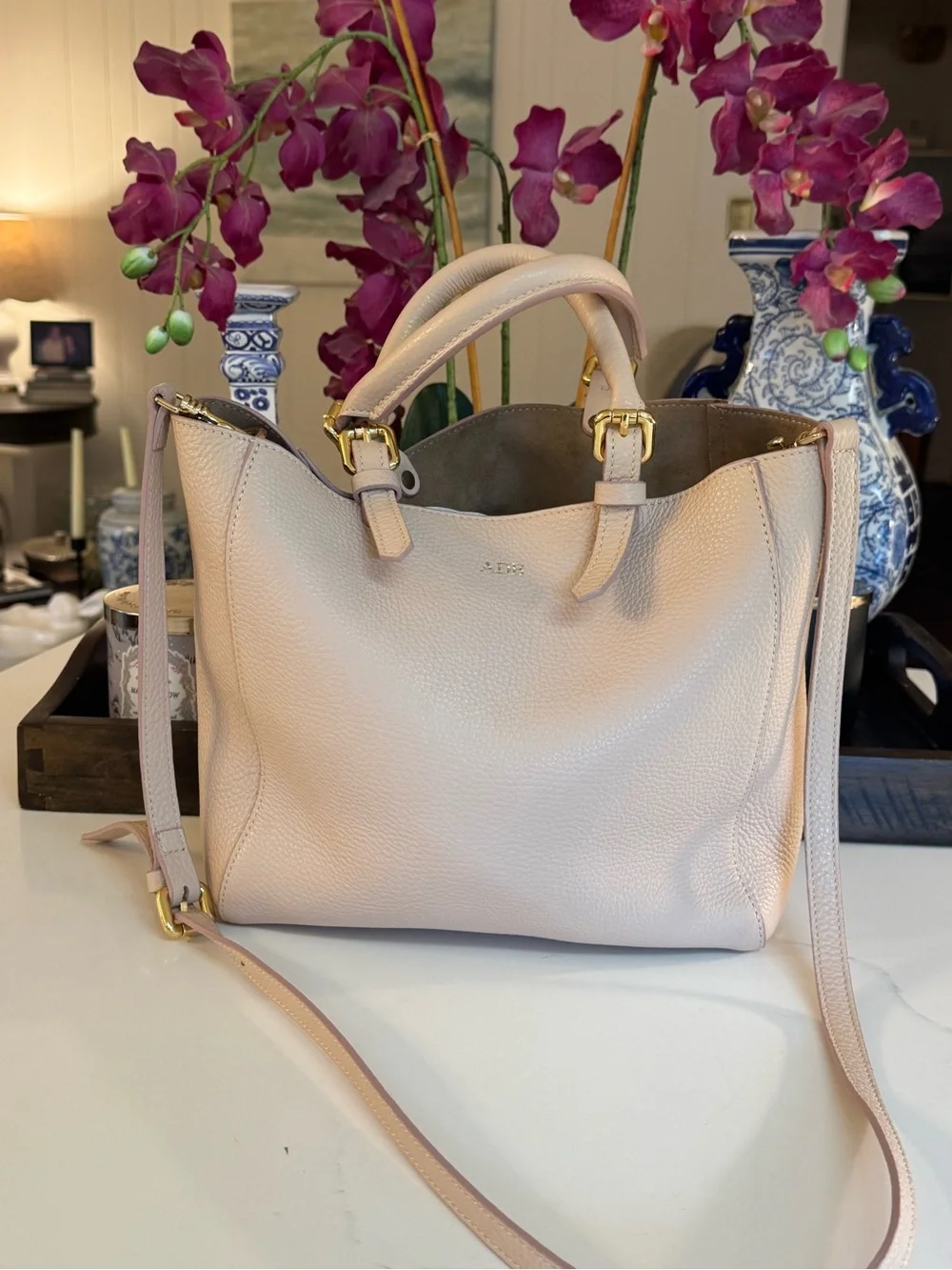 🩷 MARK & GRAHAM ESSENTIAL LEATHER TOTE IN A LIGHT LEATHER BLUSH COLOR!